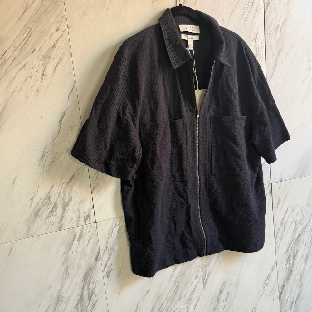 2/$100 NEW COS Relaxed Seersucker Cotton Black Short Sleeve Zip Up Shirt Jacket - Picture 4 of 8
